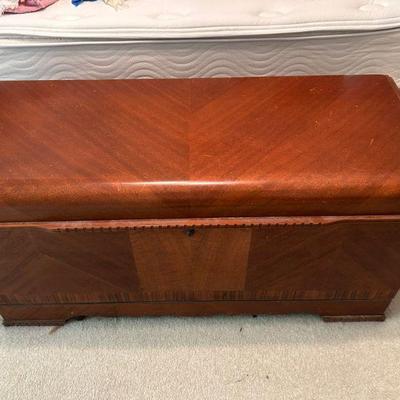 Lane Vintage Art Deco Cedar Lined Blanket Chest 