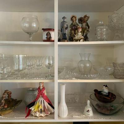 Great Selection of Vintage Glass and Decor Pieces 