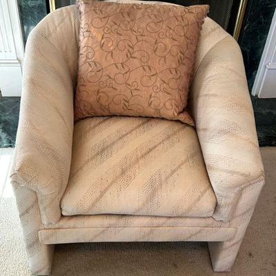 Matching Drexel Sofa Couch and Two Chairs 
