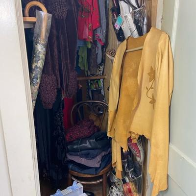 Mystery Closet Of Vintage Clothes & Shoes Women’s Size M-L, Shoes 5-7 