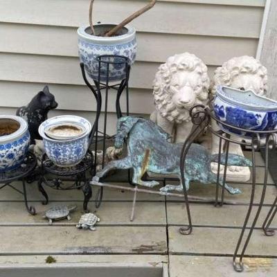 Outdoor Decor Plant Stands, Ceramic Pots, Plastic Lions