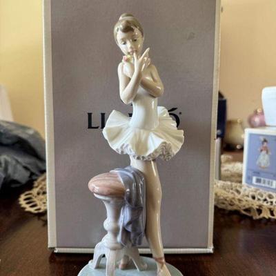 Available in auction - Lot 33 - "Perfect Performance" Lladro figurine