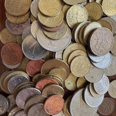 Available in auction - Lot 18 - Foreign currrency lot