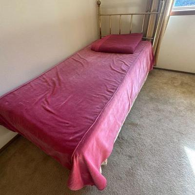 Twin bass bedframe
