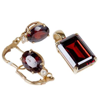 14k garnet pendant