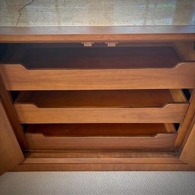 Vintage Henredon buffet with wood drop handles, interior drawers and shelves