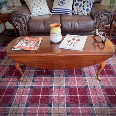 Drop-leaf coffee table