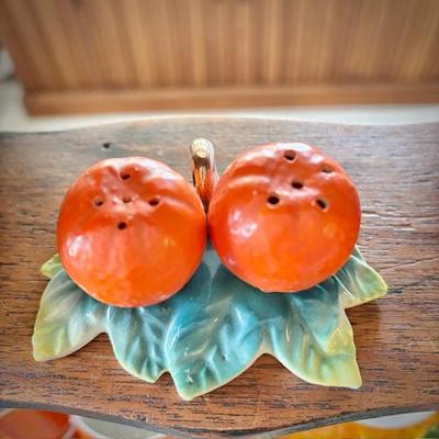 Vintage Florida orange citrus reamers, juicers, decor