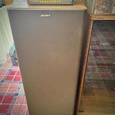 Sony stereo system with two speakers
