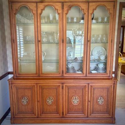 Vintage Henredon china cabinet