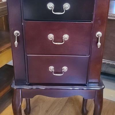 Wooden Jewelry Stand