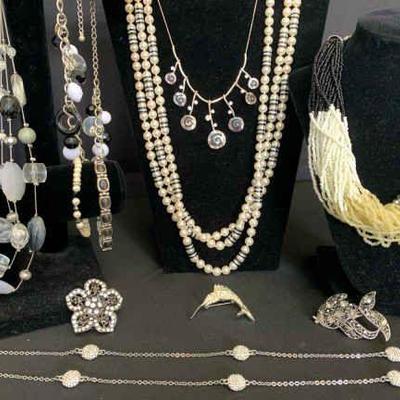 Ct127 costume jewelry silver tone