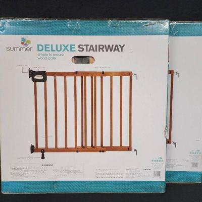 Ct175 two retractable wood baby gates
