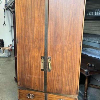 Ct143 vintage armoire