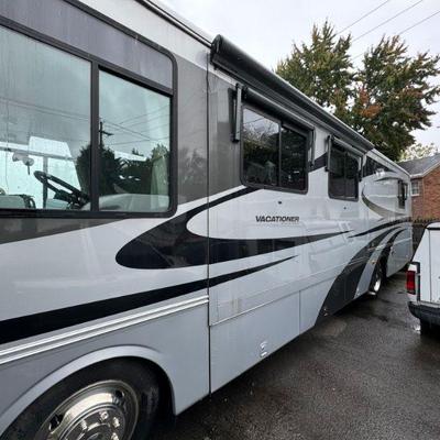 2006 HOLIDAY RAMBLER 34' RV MOTORHOME WITH SLIDE-OUTS | **AS-IS** This beautiful motorhome is From The Estate of Edward G. Hess, Jr.
