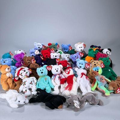 (40pc) LARGE LOT BEANIE BABIES | Large mixed lot of various beanie babies including: various holiday themed beanie babies, special...