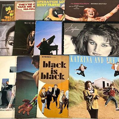 MIXED LOT VINYL RECORDS | Mixed vinyl record albums including: Katrina and the Waves "Waves" (ST-12478) Los Bravos "black...