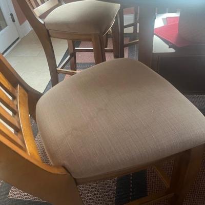 Haverty's Sonoma Valley Gathering Table & 6 Chairs;  table approx. 35.5" H x 66" diameter, chair seat 25";  BUY...