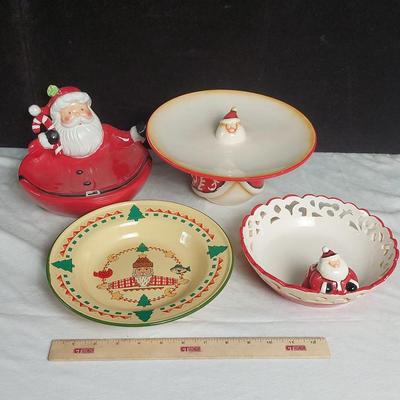 Santa Dishes Coiming to Town