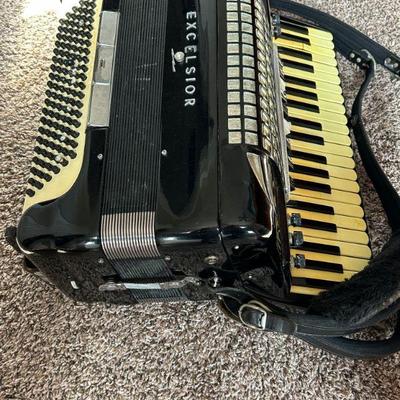 Vintage Excelsior Symphony Accordion w/ Rolling Hard Case 