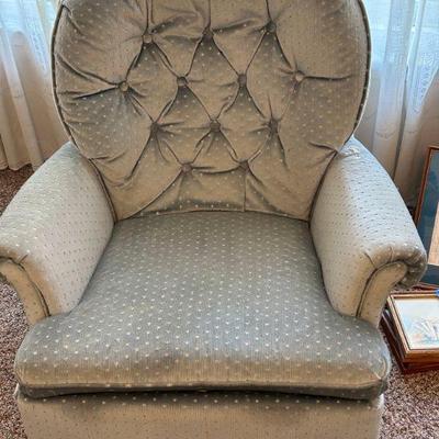 Upholstered Arm Chair Set 