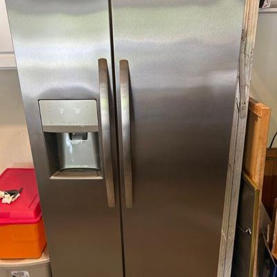 Frigidaire Side by Side Refrigerator 