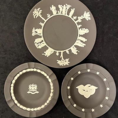 Wedgwood Black Jasperware Sacrifice Plate, Executive Ashtray And city Of London Ashtray