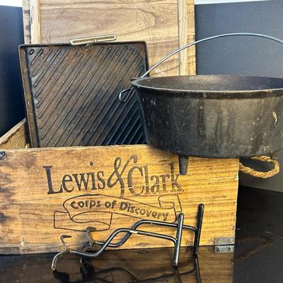 Lewis And Clark Camp Chef Cast Iron Dutch Oven & Griddle In Wood Crate 