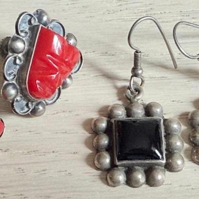 (2) Vintage Sterling Silver Mexico Earrings - Red Stone Warriors & Black Onyx Squares - Total Weight 17.9 Gram