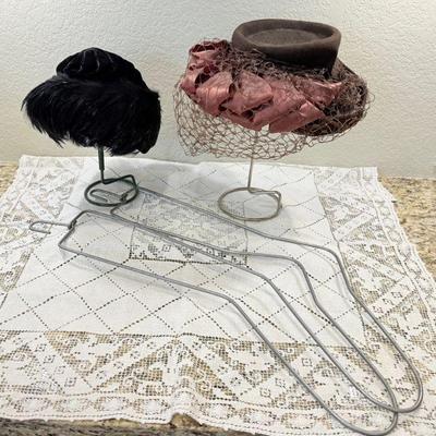 (2) Antique Hats Lan-o-rex Wool And Karo, (2) Wood Top Hat Stands And A Pair Of Sock Darners