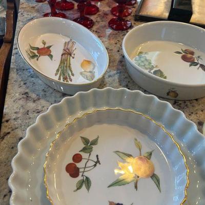 3 pieces of Royal Worcester Fine Oven China in "Evesham" pattern 