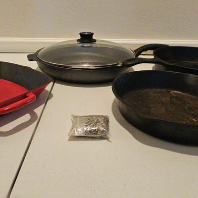 Cast Iron Pans 