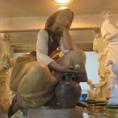 Hall lladro group