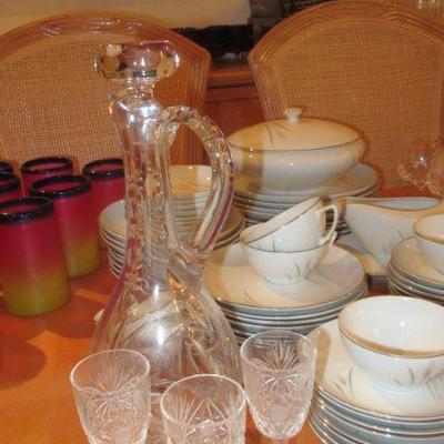 Hall decanter with stemware crystal