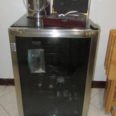 Hall bottle cooler