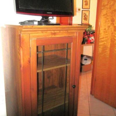 Hall cabinet with glass door