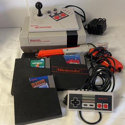 Vintage Nintendo Entertainment System & Accessories