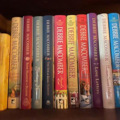 15 Hardcover Debbie Macomber Novels