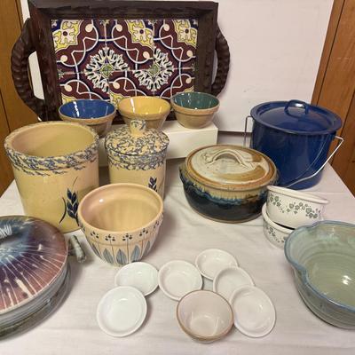 Vintage RRP Roseville Pottery & Unique Pottery Pieces 