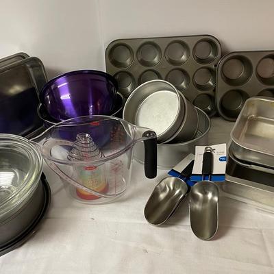 Baking Dishes And Pans And Assorted Baking Items