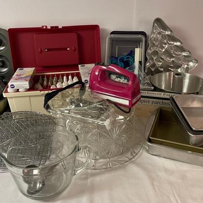 Baking Items With Kitchen Aide Pink Mixer And Wilton Complete Decorating Kit
