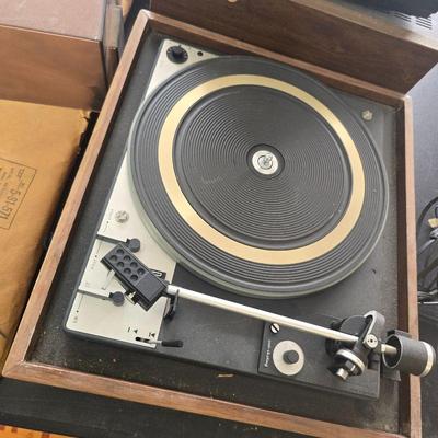 United Audio Turntable