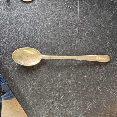 925