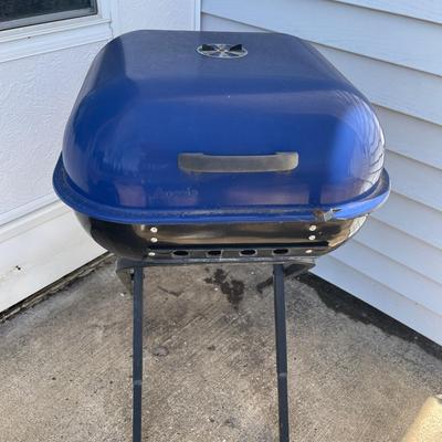 Lot 064-PAT: Aussie Charcoal Grill and Accessories