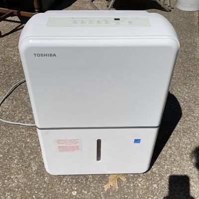 Lot 068-GAR: TOSHIBA Dehumidifier