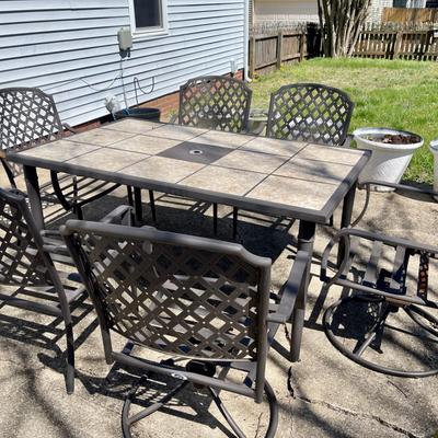 Lot 051-PAT: Hampton Bay Patio Table and Chairs