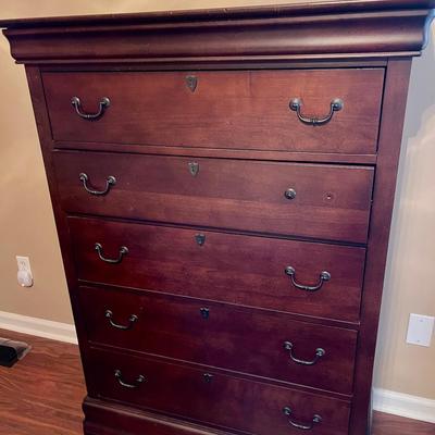 Lot 005-GAR: Broyhill Cherry Chest