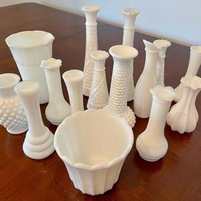 Lot 022-LR: Milk Glass Vases & Budvases 