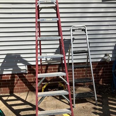 Lot 076-GAR: Step Ladder Duo