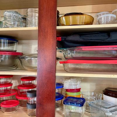Lot 039-K: A Smorgasbord of Food Storage Containers
